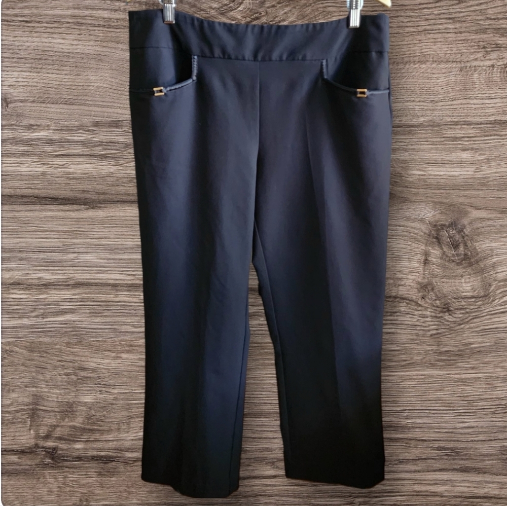 Emotions petite black pull on pleated trousers, size 15